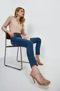 Karen Millen Mid Rise Slim Leg Jeans -Karen Millen Shop mid wash mid rise slim leg jeans 5