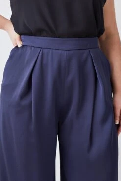 Karen Millen Plus Satin Back Crepe Pleat Detail Wide Leg Trouser